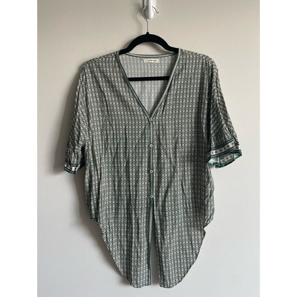 Boho artsy tie front top casual flowy geometric medallion green flutter sleeve